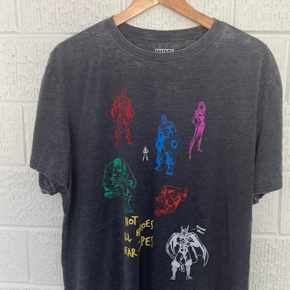 NWT Marvel Not All Heroes Wear Capes Tee - Size Large - Picture 4 of 10